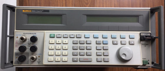acheter Calibrateur multiproduit Fluke 5820A avec 600 MHz et bande passante de 2,1 GHz Calibrateur d'oscilloscope cinq canaux fabrication en ligne