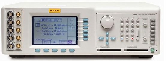 acheter Calibrateur d'oscilloscope entièrement automatisé Fluke 9500B avec signaux d'amplitude 3200 MHz en état d'usage fabrication en ligne