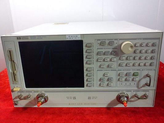 acheter Analyseur de réseau vectoriel micro-ondes Keysight Agilent 8720D avec une plage de fréquences de 50 MHz à 20 GHz et une plage dynamique de 105 dB en format montage en rack fabrication en ligne