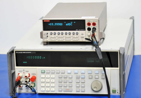 acheter Calibrateur multifonction Fluke 5700A avec bande passante de 600 MHz, haute précision et sorties programmables fabrication en ligne