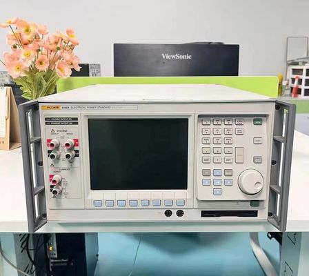 acheter Étalon de puissance électrique Fluke 6100A avec une précision de fréquence de 50 ppm dans des conditions de fonctionnement optimales et une calibration récente fabrication en ligne