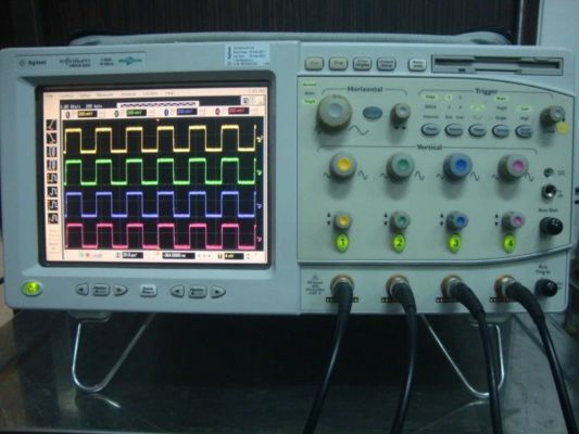 acheter Keysight Infiniium Oscilloscope avec largeur de bande de 2 GHz 10 GSa/s Taux d'échantillonnage et 4 canaux fabrication en ligne