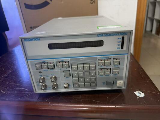 acheter Boonton Modèle 7200, mesureur de capacité avec fréquence de test de 1 MHz, plage de 2000 pF et GPIB standard pour mesures DLTS fabrication en ligne