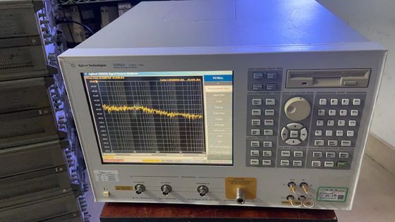 Analyseur de source de signal d'Agilent Keysight E5052A 10 mégahertz - mesure de bruit de phase de 110 gigahertz