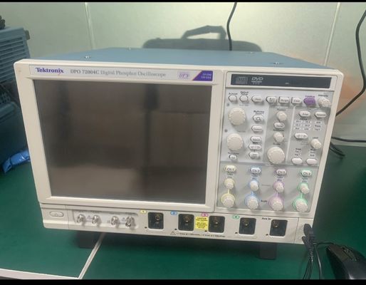 Utilisé Pré-Possédé Tektronix DPO72004C Digital Phosphor Oscilloscope 20 GHz 4 canaux analogiques