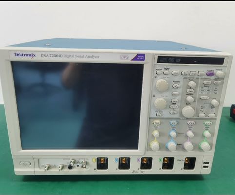 Tektronix DSA72504D Oscilloscope 25 GHz analyseur numérique en série 4 canaux analogiques utilisés Pré-Propriété