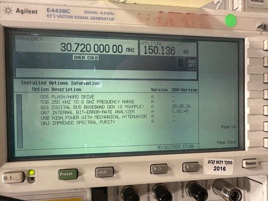 Keysight/Agilent E4438C Générateur portable de signal ESG RF Durable