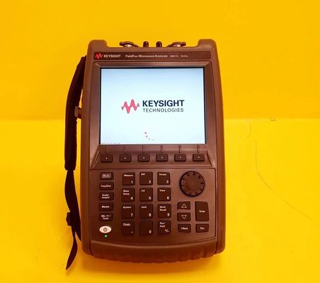 Analyseurs tenus dans la main d'Agilent N9917A FieldFox, analyseur de réseau de Keysight dans la micro-onde
