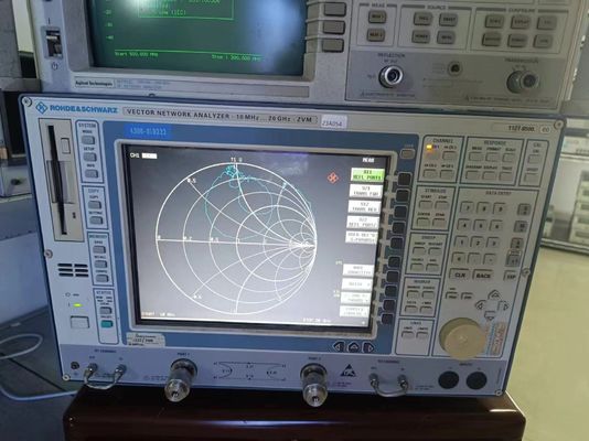 L'analyseur de réseau VNA de Rohde & Schwarz ZVM 10 MHz à 20 GHz