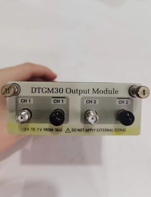 Module de sortie Tektronix DTGM30 pour générateur de temps de données testé dans des conditions de travail complètes