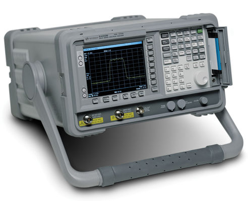 Keysight E4405B analyseur de spectre ESA-E avec une plage de fréquences de 9 kHz à 13,2 GHz et une plage de température de 0 à 55 °C