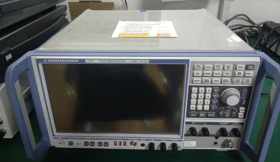 Rohde et Schwarz FSWP50 analyseur de bruit de phase de 1 MHz à 50 GHz testé dans des conditions de travail