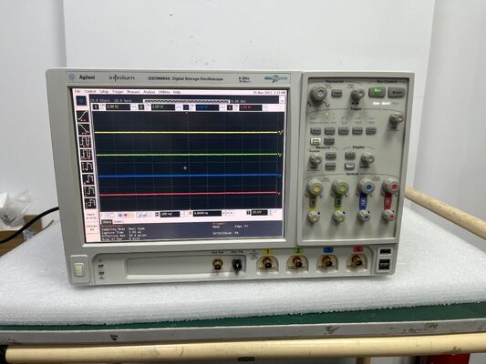 Oscilloscope haute performance Infiniium Keysight Agilent DSO90604A avec une bande passante de 6 GHz, 4 canaux analogiques et une fréquence d'échantillonnage de 20 GSa/s